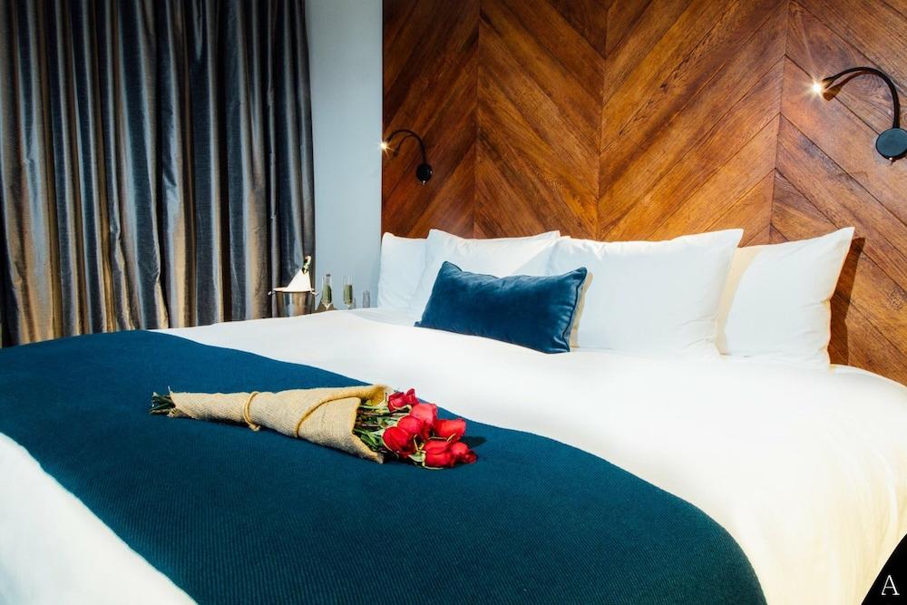 Atix Hotel